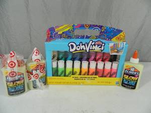 lot 78 image: New Play Doh Doh Vinci Set and Glow in the Dark Glue