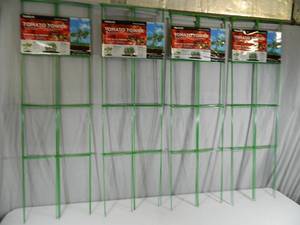 lot 8 image: 4 New 4-Panel Tomato Tower  Trellis