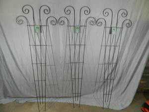 lot 13 image: 3 New 60 inch Flower Trellis