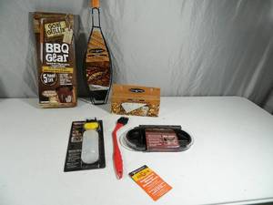 lot 139 image: New BBQ Grilling Items