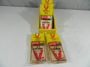 lot 142 image: 7 New Viktor Rat Traps