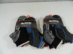 lot 36 image: 12 New Pair of Mens Socks