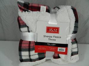 lot 37 image: New Sherpa Fleece Throw