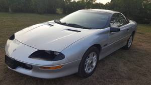 lot 2 image: 1995 Z-28 Camaro 77,000 Miles