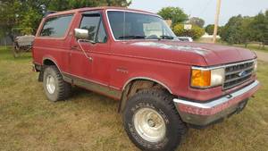 lot 4 image: 1991 Silver Anniversary Ford Bronco