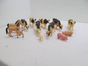 lot 6 image: vintage Nylint farm animals