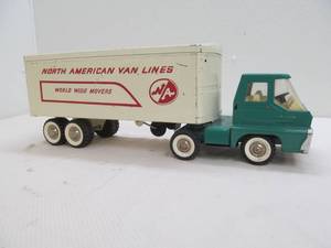lot 13 image: vintage Structo cab with trailer