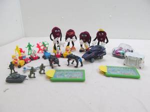 lot 39 image: vintage toys