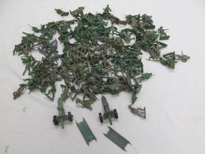lot 43 image: toy soldiers