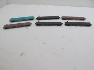lot 86 image: Flat railroad cars