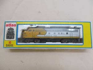 lot 115 image: Atlas Sant Fe locomotive