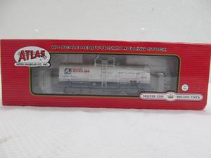 lot 119 image: Canadian liquid are tank car