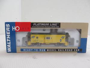 lot 206 image: Walthers train car