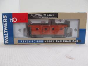 lot 208 image: Walthers train car