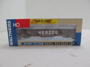 lot 211 image: Walthers train car