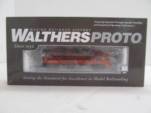 lot 232 image: Walthers train car
