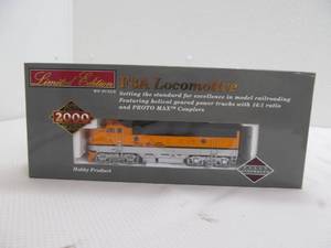 lot 241 image: Walthers train car