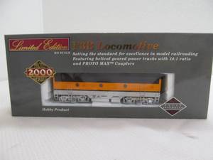 lot 242 image: Walthers train car
