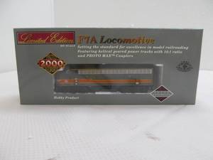 lot 245 image: Walthers train car