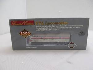 lot 246 image: Walthers train car