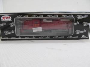 lot 319 image: Atlas locomotive