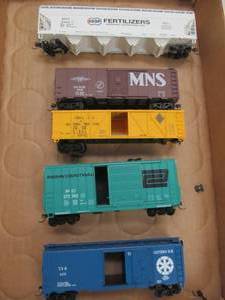 lot 500 image: unboxed train cars