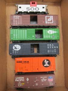 lot 505 image: unboxed train cars