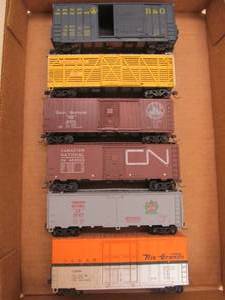 lot 508 image: unboxed train cars