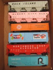 lot 509 image: unboxed train cars