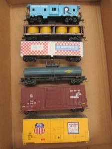 lot 518 image: unboxed train cars