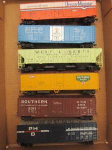 lot 520 image: unboxed train cars