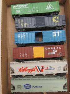 lot 526 image: unboxed train cars