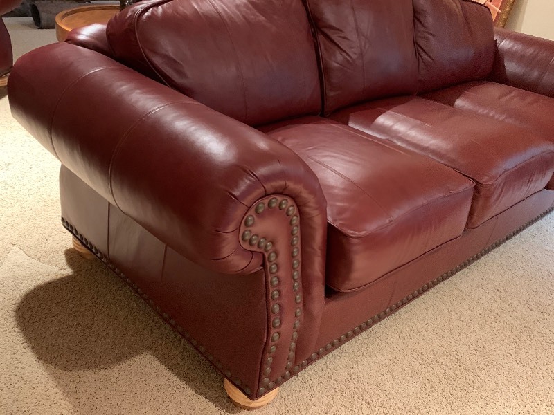 Norwalk leather outlet sofa prices