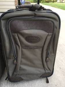 lot 2 image: Georgia Bay Luggage Set