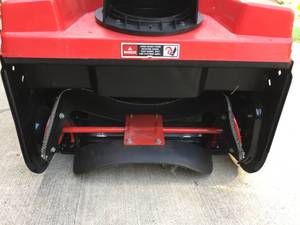 lot 6 image: Troy Bilt Snowblower