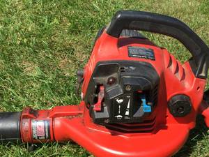 lot 23 image: Craftsman Gas Leaf Blower