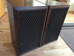 lot 83 image: Pair Of Sansui Speakers