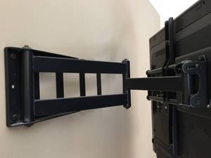 lot 118 image: Samsung Wall Mounted Flat Screen