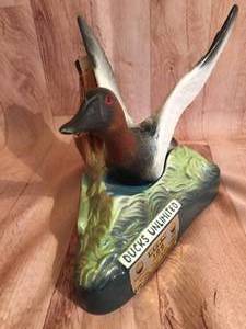 lot 131 image: 1979 Jim Beam ducks Unlimited Decanter