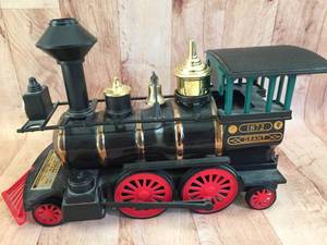 lot 139 image: 1994 Jim Beam Train Decanter Lot