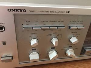 lot 160 image: Onkyo Quartz Tuner Amplifier