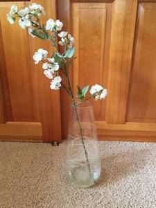 lot 184 image: Crystal Modern Home Vase