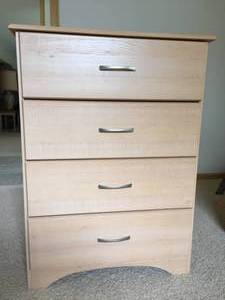 lot 187 image: Four Drawer Dresser