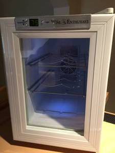 lot 219 image: Wine Enthusiast Lighted Wine Chiller