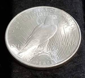 1922 PEACE SILVER DOLLAR UNC