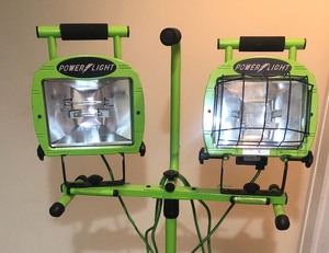 lot 90 image: Power Light Brand Light Stand
