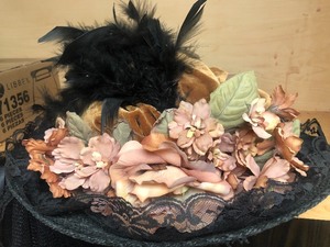 lot 88 image: Fancy Hat