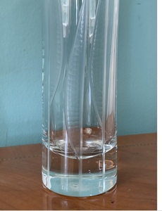 lot 19 image: Tall Glass Vase with Two Swans