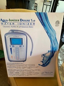 lot 43 image: Aqua Ionizer Deluxe 5.0