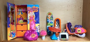 lot 226 image: Groovy Girls Lot